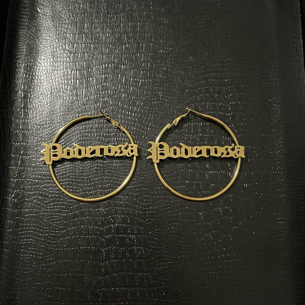 Gold Poderosa Hoop Earrings